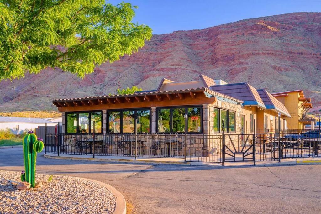 Luxury Downtown Rental - La Dolce Vita Villa #4 Moab Exteriör bild